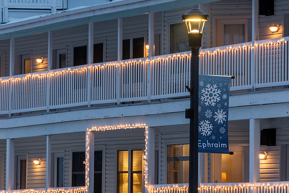 01-03-2021-Dan Eggert-Ephraim Holiday lights night winter-1