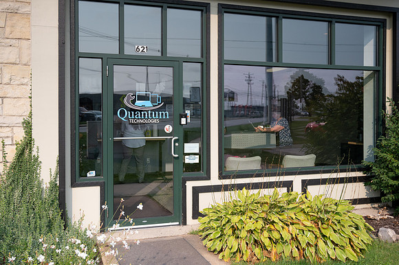 Quantum Technologies Brilliant-135