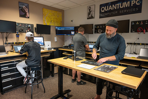 Quantum Technologies Brilliant-141