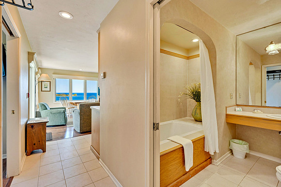Bay Point Inn Unit 23 Egg Harbor-5