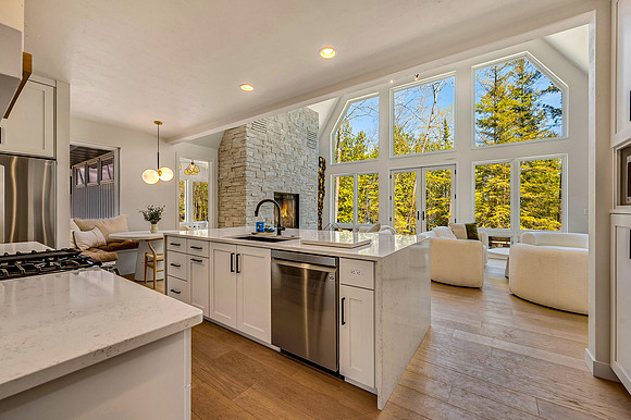 5996 Lakeshore Road Jacksonport-22