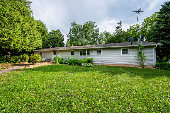 6834 Edgewood Ct Nasewaupee-35