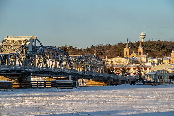 Sturgeon Bay Waterfront Golden Hour Winter-5