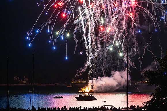 Egg Bay Fireworks-344