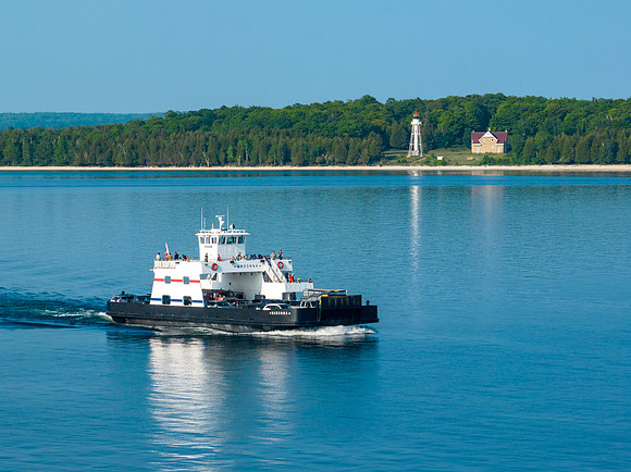 Ferry Zoomed-140-HDR