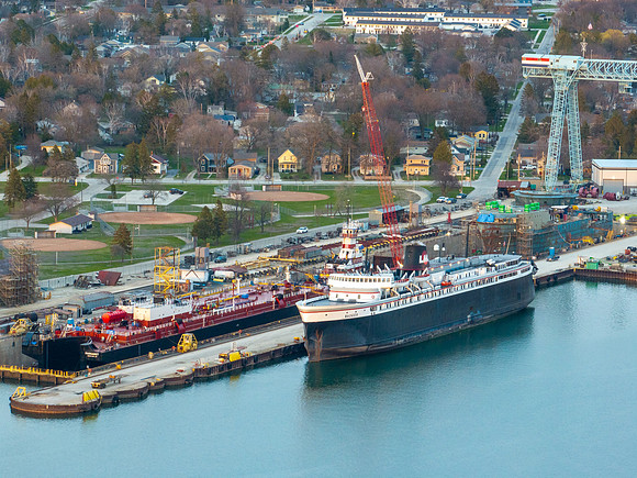 Badger at Shipyard-168-HDR