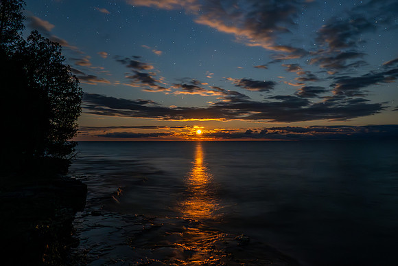 Cave Point Moonrise-2