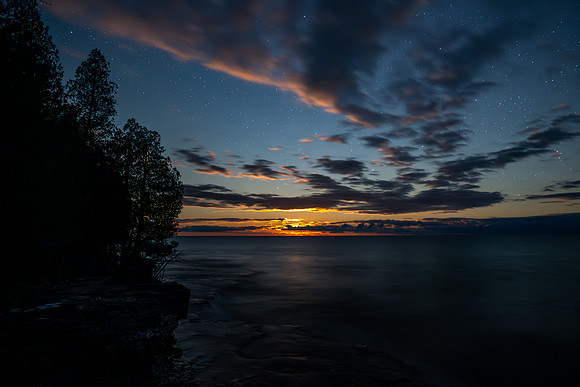 Cave Point Moonrise-1