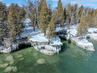 Cave Point Winter Icicles-7