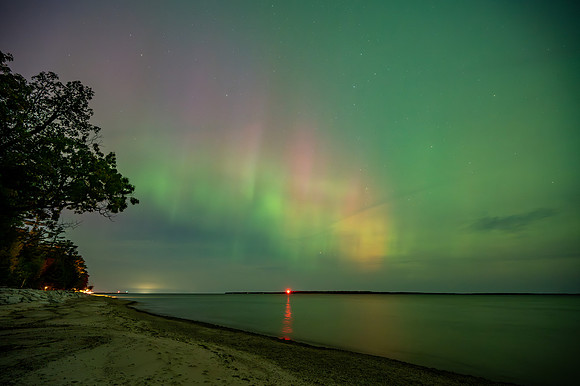 Day to Night Northern Lights Isle View-441