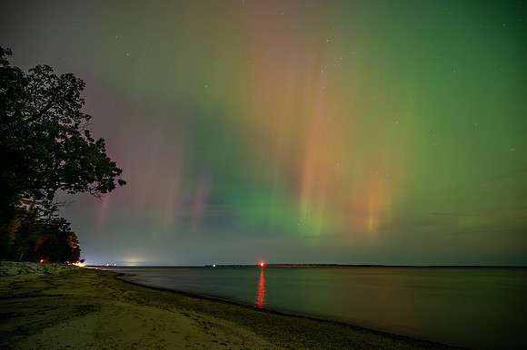 Day to Night Northern Lights Isle View-558