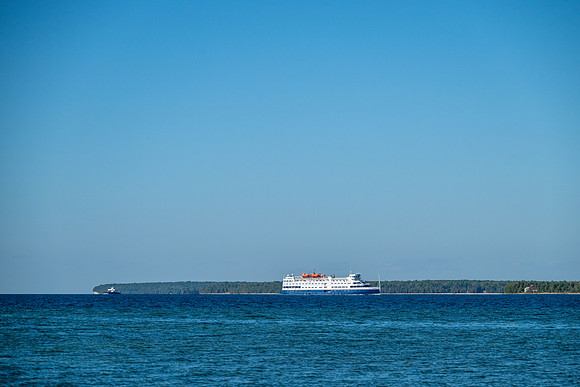 Cruise Ship DD-76