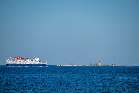 Cruise Ship DD-190