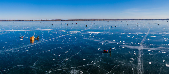 01-23-2021-Dan Eggert-Little Sturgeon Wave Point Ice Fishing-11