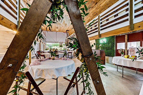 Sweedish Orchard Farm Barn Setup-10