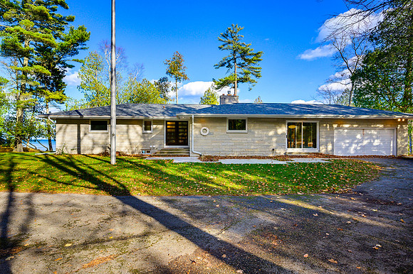 4290 Glidden Drive Sturgeon Bay-01