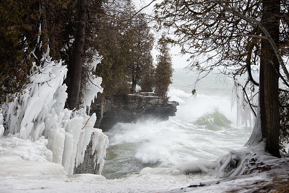 02-04-2021-Dan Eggert-Cave Point Stormy-4