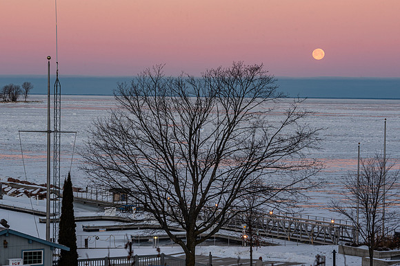 01-28-2021-Dan Eggert-Full Moon setting Egg Harbor-2