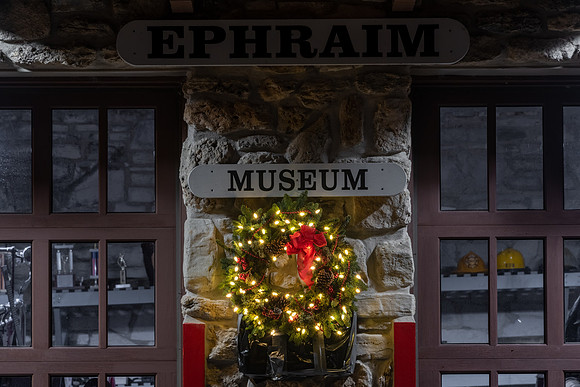 01-03-2021-Dan Eggert-Ephraim Holiday lights night winter-13