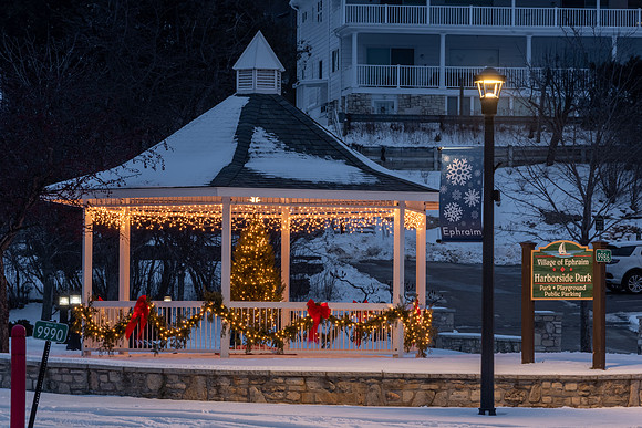 01-03-2021-Dan Eggert-Ephraim Holiday lights night winter-3