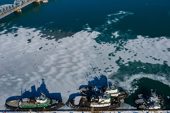 01-05-2021-Dan Eggert-Sturgeon Bay ice forming drone-4