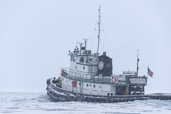 William C Gaynor Tug Snowy John J Boland winter arrival assist-2