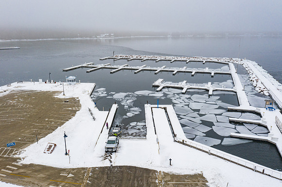 01-01-2021-Dan Eggert-Egg Harbor Marina Ice-3
